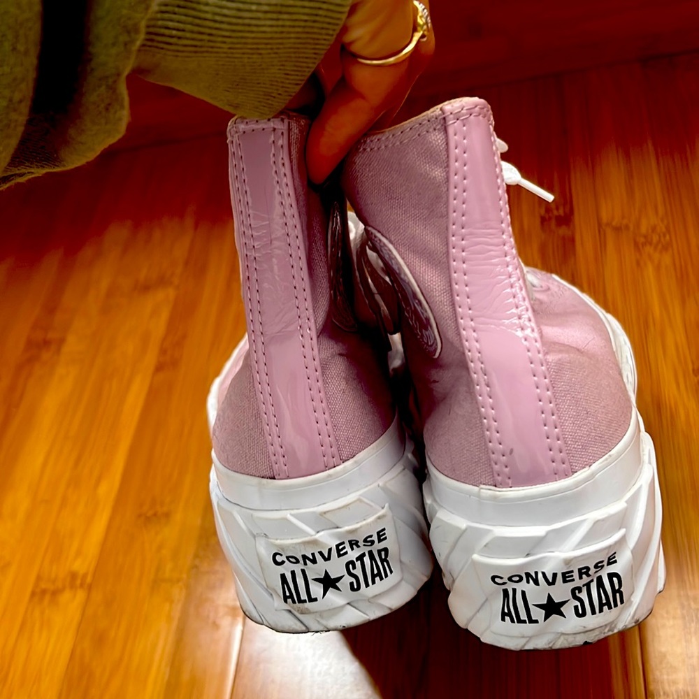 Fun Platform Converse All Star Chuck Taylor. Size 6.5. Lightly worn